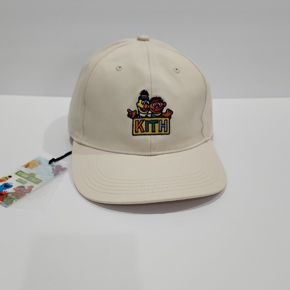 Kith x Sesame Street Aaron Dad Hat - Picture 1 of 8